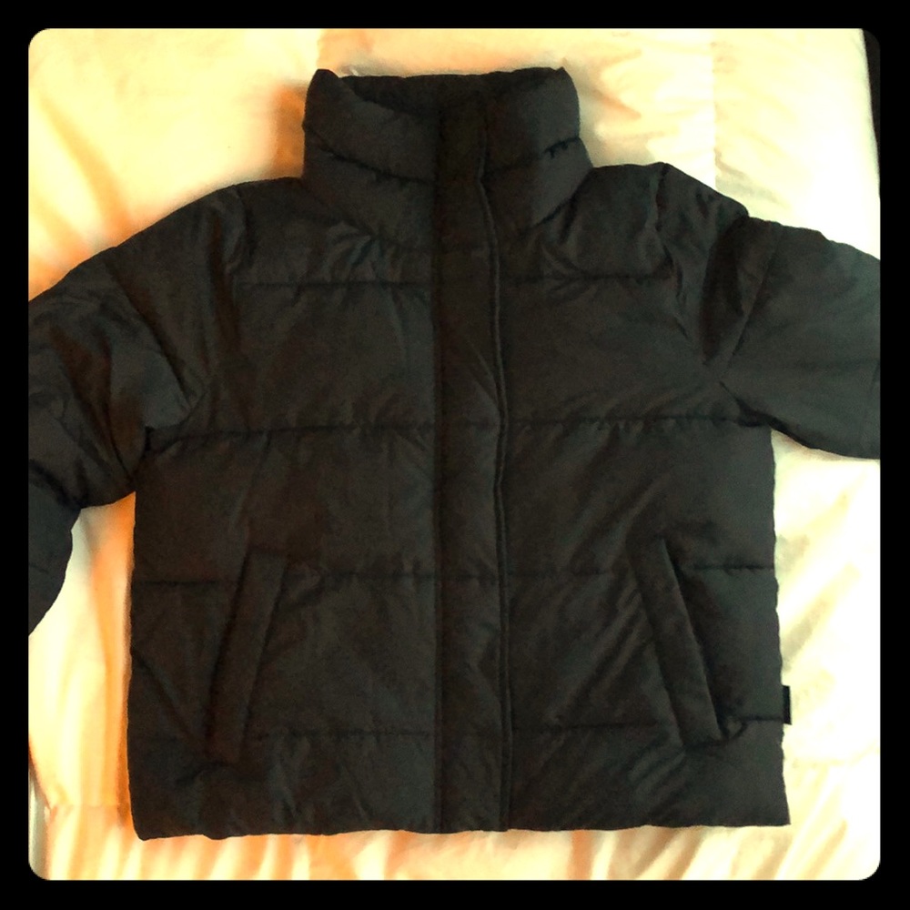 BRAND NEW Abercrombie & Fitch short puffer coat